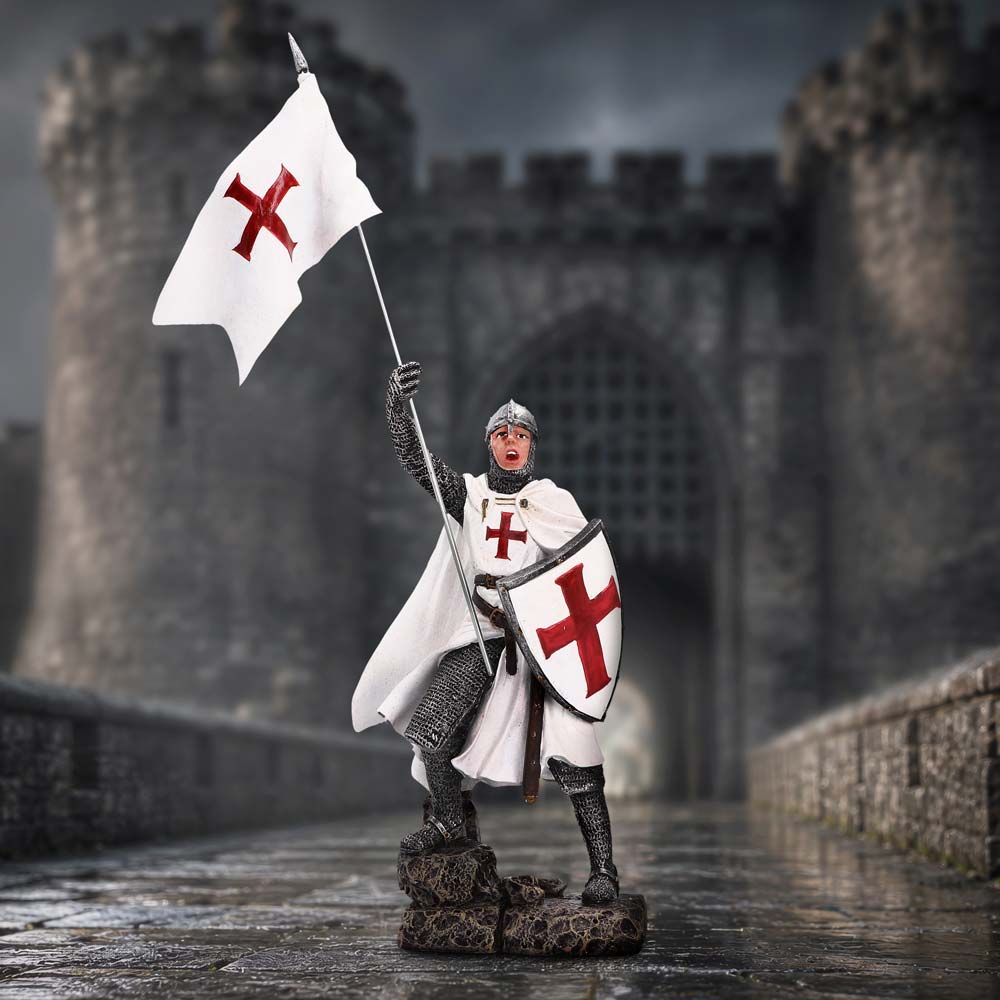 Banner of Glory Knight Figurine 31.6cm - Image 5