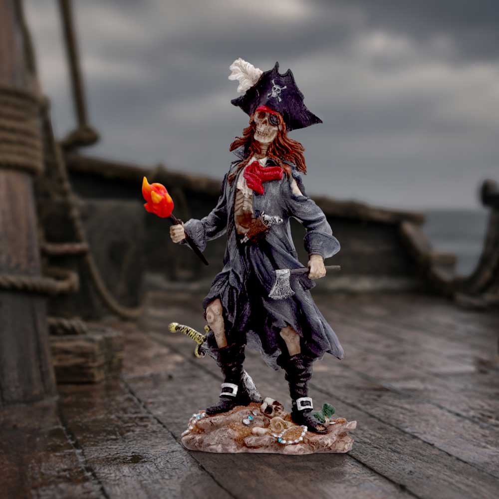 Skeletal Pirate Captain Figurine 24.2cm. - Image 5